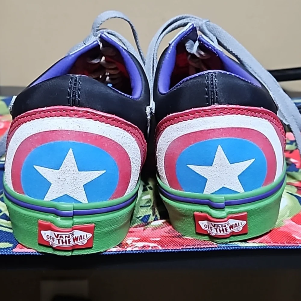Vans X Marvel Avengers Old Skool Unisex Mens Size 9
